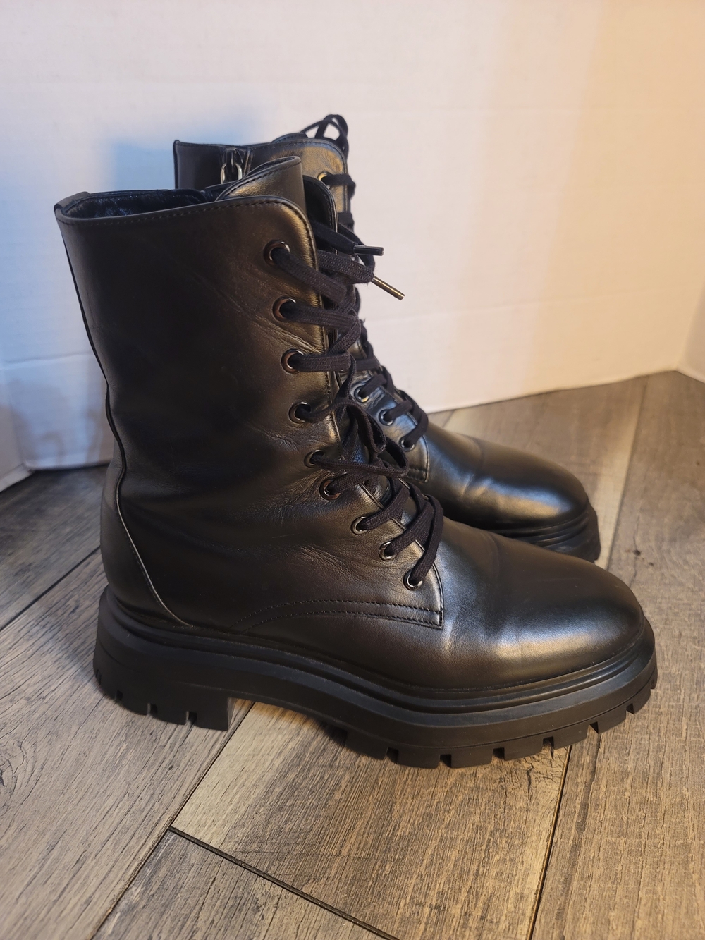 Stuart Weitzman Bedford Black Leather Combat Biker Lace-up Zip Up Boots Sz 8B